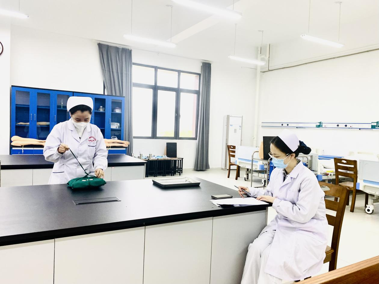 强技能 展风采 护理系举办护理技能大赛