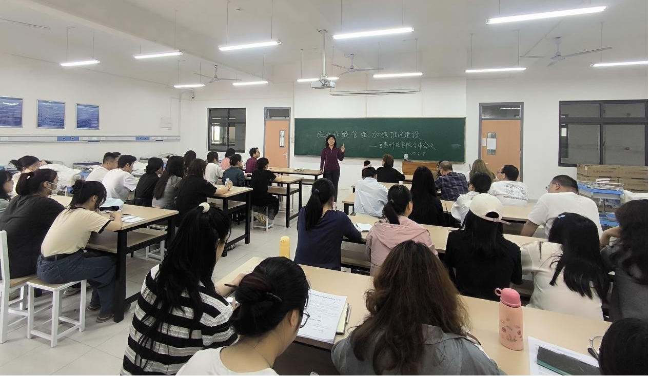 医事科技学院：协同管理强班风，双向并行正学风